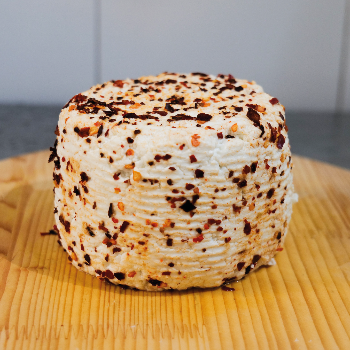 Formaggio primo Sale di bufala al peperoncino trancio da 500 g